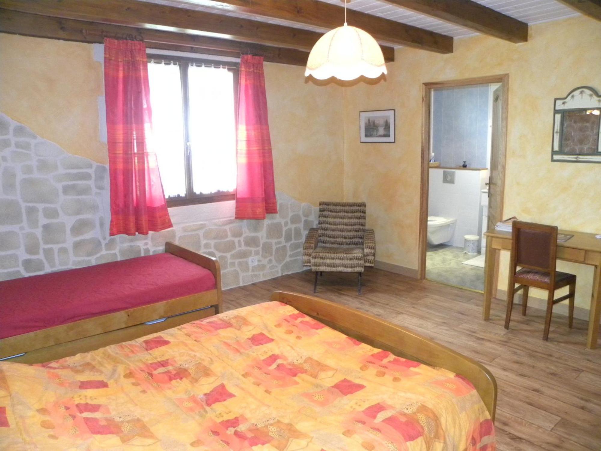 Auberge Les Volpilieres Ruynes-en-Margeride Exterior foto