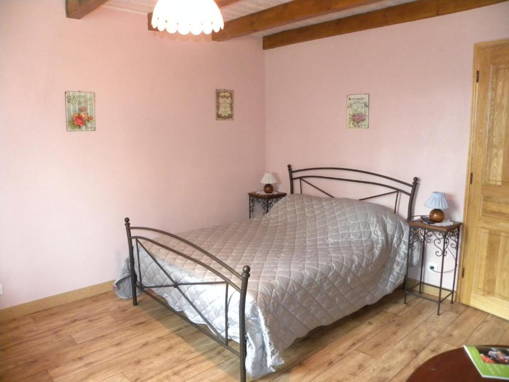 Auberge Les Volpilieres Ruynes-en-Margeride Quarto foto